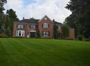 6 Skyview Rd, Wayne, NJ 07470