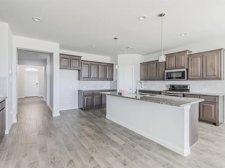 1343 Fox Hollow Rd — Photo 5