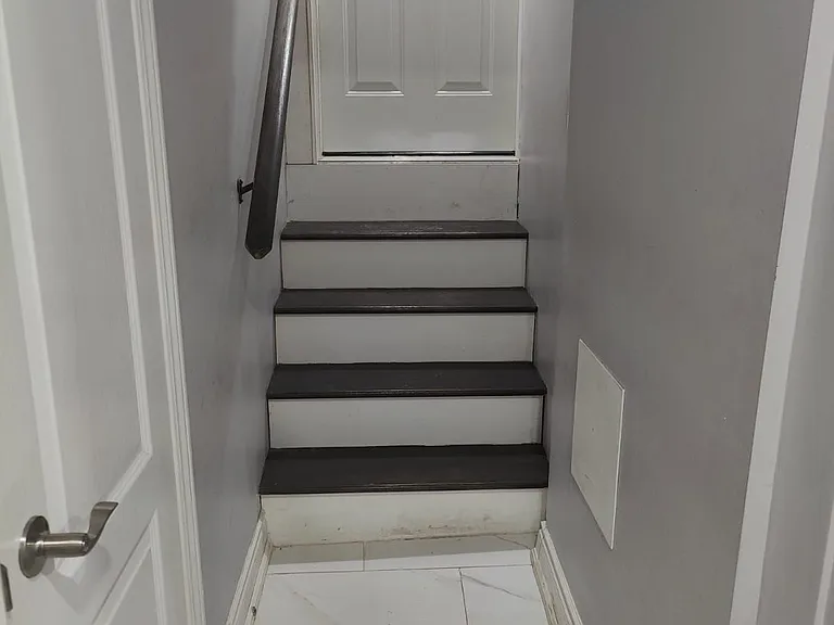 73 Greene Dr — Photo 15