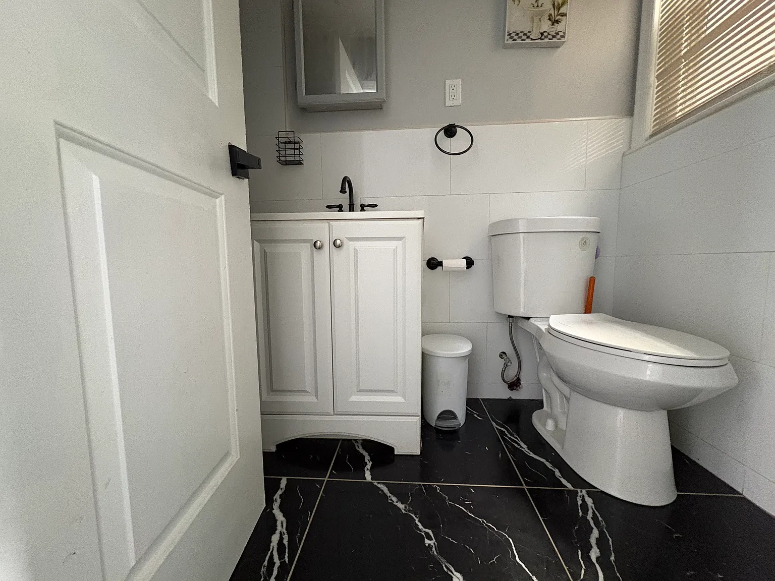 2 bed, 1100 sqft, $2,095 — Photo 4