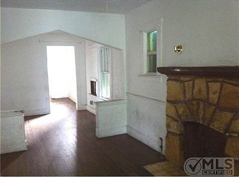 2nd image of 313 S D St