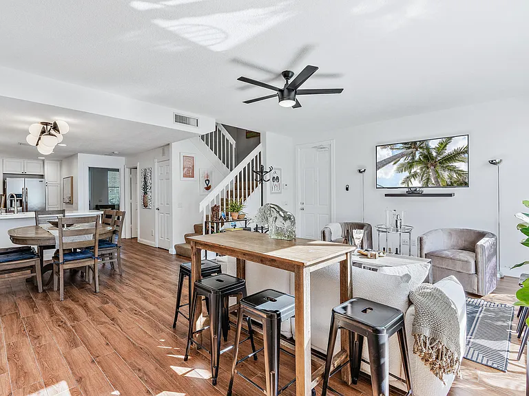 116 Caravelle Dr — Photo 10