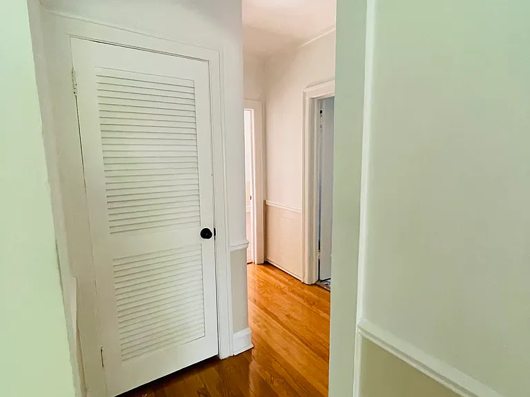 Bedroom/bathroom hallway