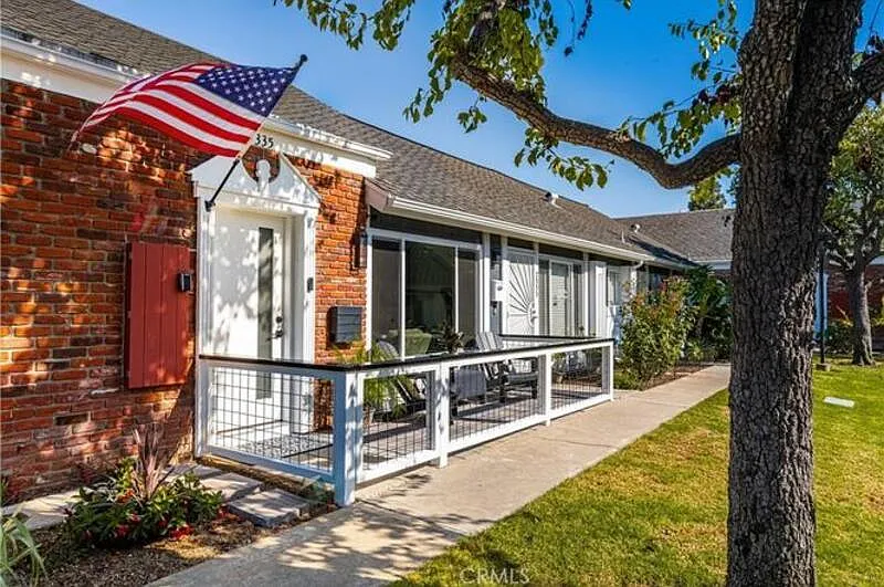 2 bed, 2.0 bath, 1244 sqft, $3,100 — Photo 2