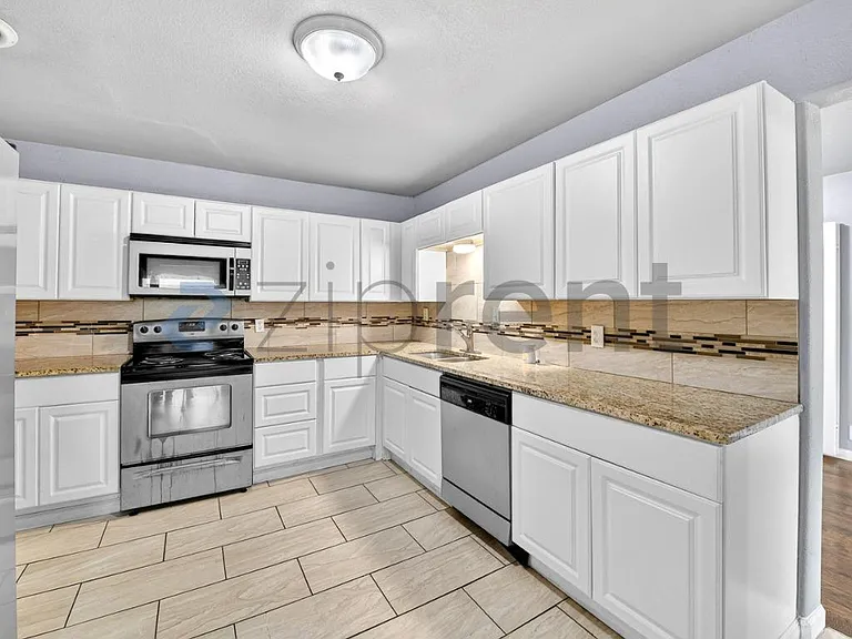 2332 Grandview Dr — Photo 18