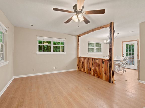 4th image of 28614 Waterview Dr