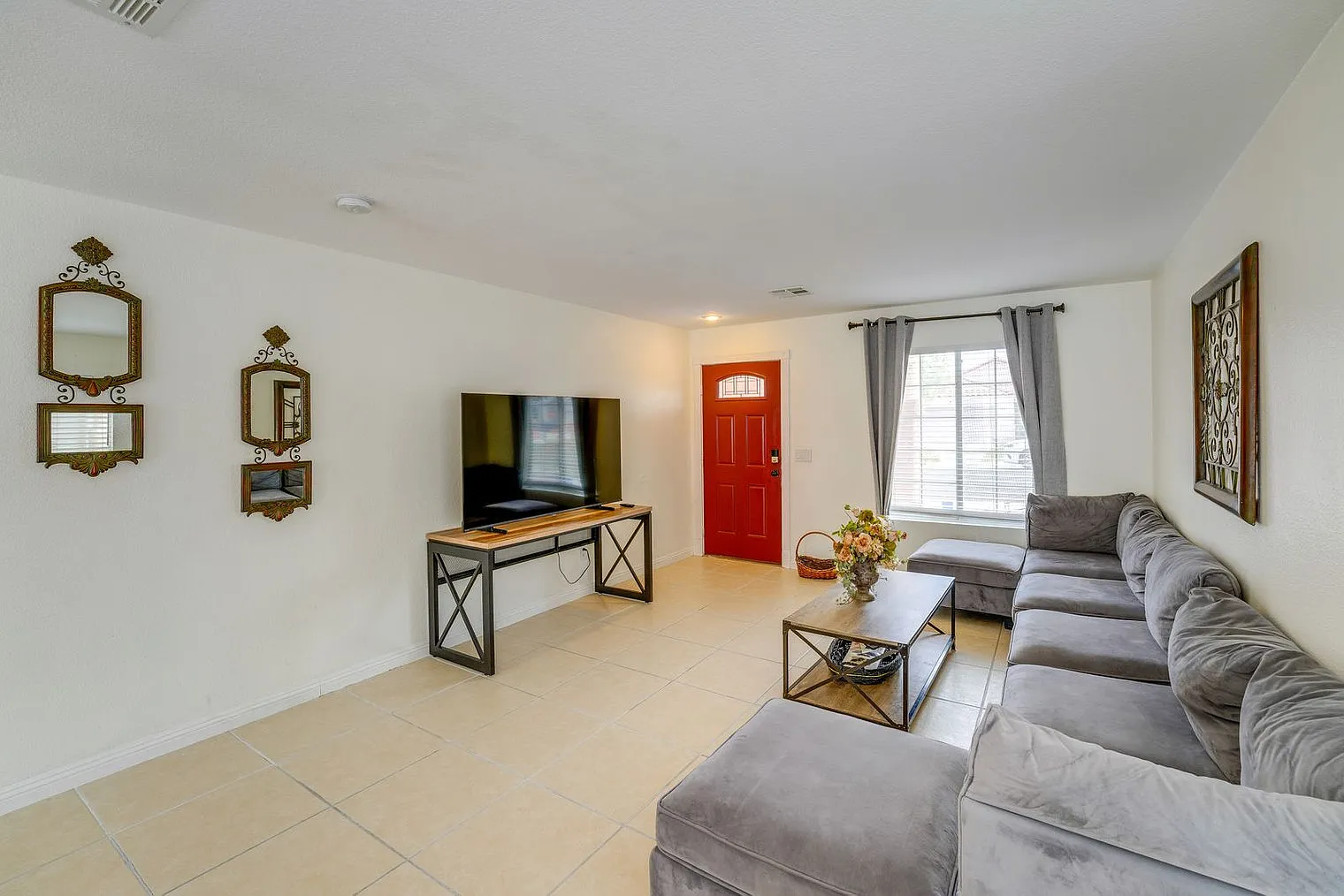 4 bed, 2.0 bath, 2045 sqft, $4,419 — Photo 2