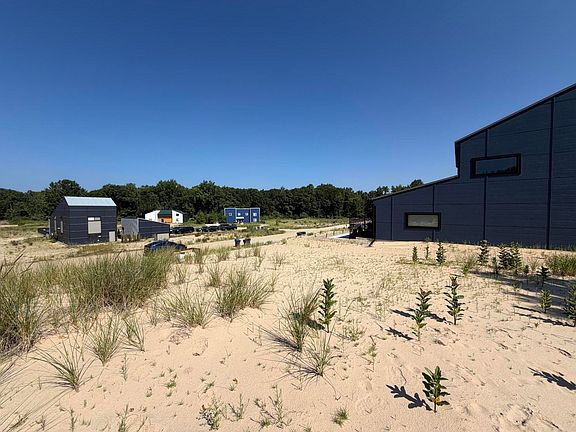 4th image of 7395 Lake Solis Dr