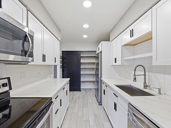 4th image of 2515 E Olive St APT 1C