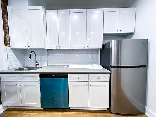 Rented by Voro New York | media 36