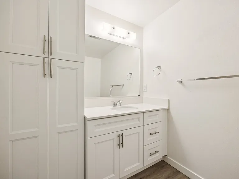 Village At Creekside Townhomes — Photo 33