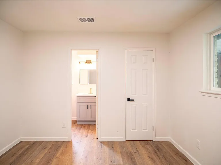 9214 Woodland Oaks Dr — Photo 20
