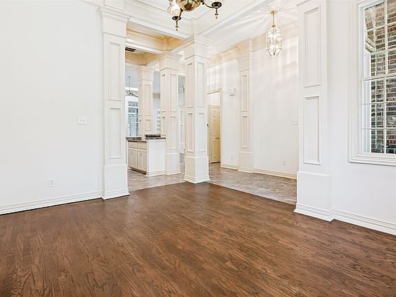 5th image of 4037 Cotswold Ct