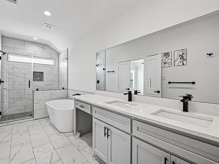 7314 Avenue L — Photo 24