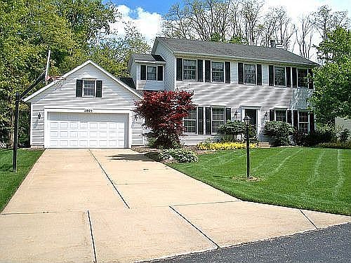 1st image of 2924 Big Timber Dr NE