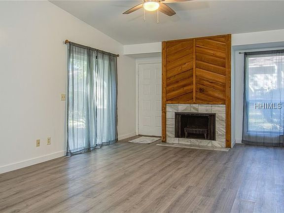 3rd image of 96 Mathews Dr APT 150