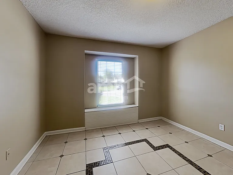 2064 Hunters Trace Cir — Photo 20