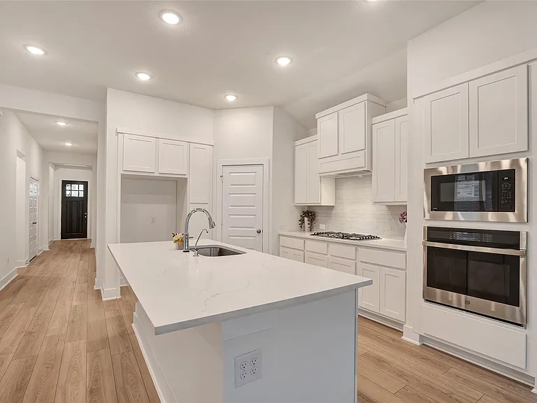 6027 Churchill Springs Ln — Photo 4