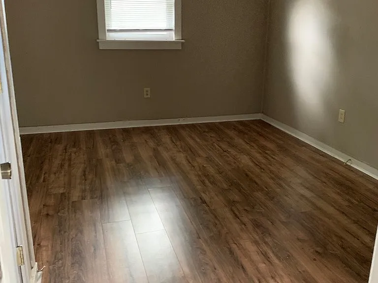 113B University Ave — Photo 4