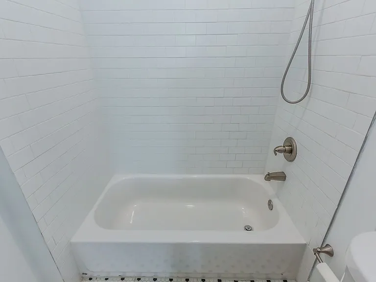 225 N Whitford Rd — Photo 12