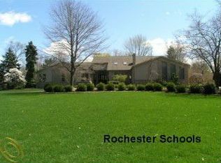 2302 Dean Dr, Washington, MI 48094