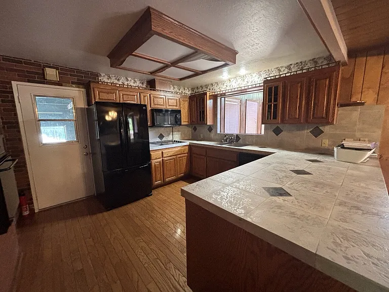2699 Westwood Dr — Photo 10