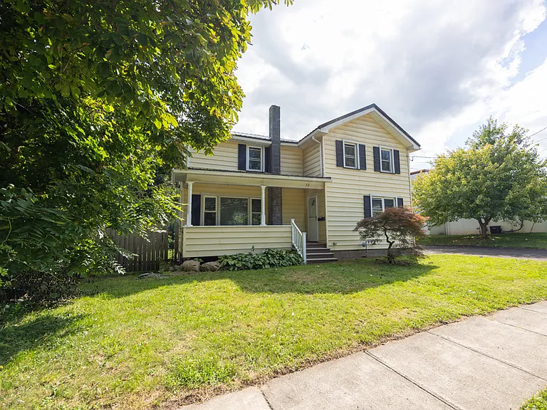 52 East Ave — Photo 2