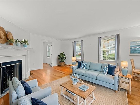 5th image of 58 Bay Farm Rd Unit 58