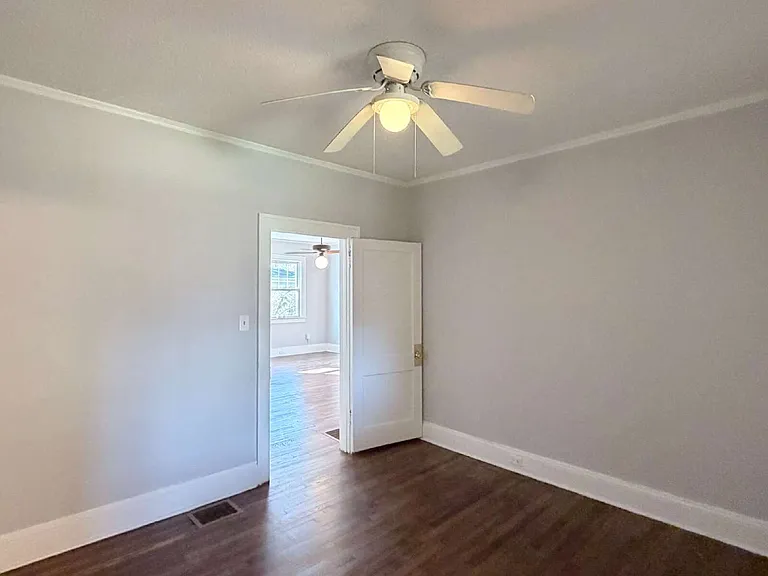 25 Walton St — Photo 16