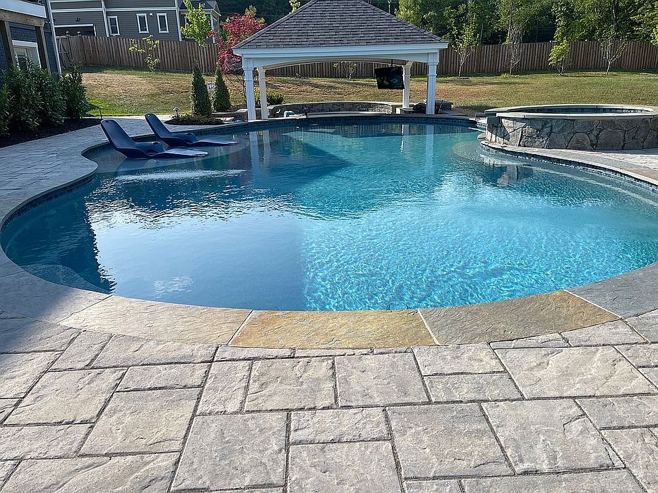 1st image of 6533 Foxhollow Ln