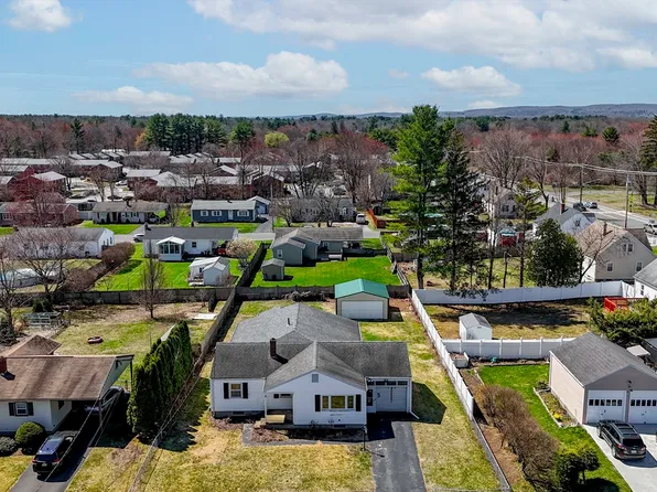 5 Helm St, South Hadley, MA 01075