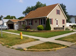 725 N Hennessey St, Spring Valley, IL 61362