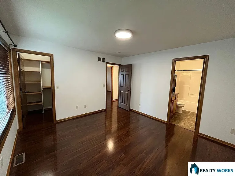 8020 Renatta Dr — Photo 7
