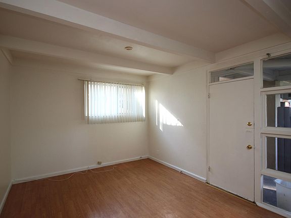 5th image of 1108 E Villa St