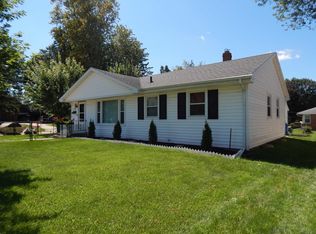 1474 S Carroll Ave, Freeport, IL 61032