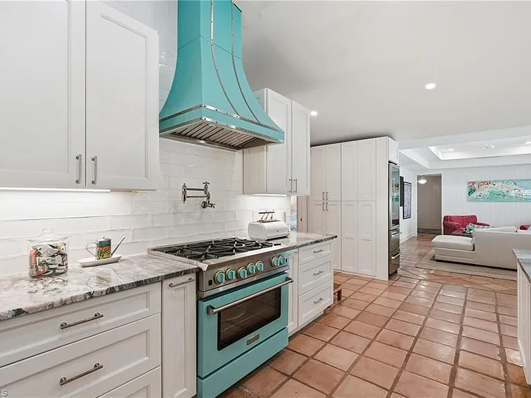 506 Pine Grove Ln — Photo 14