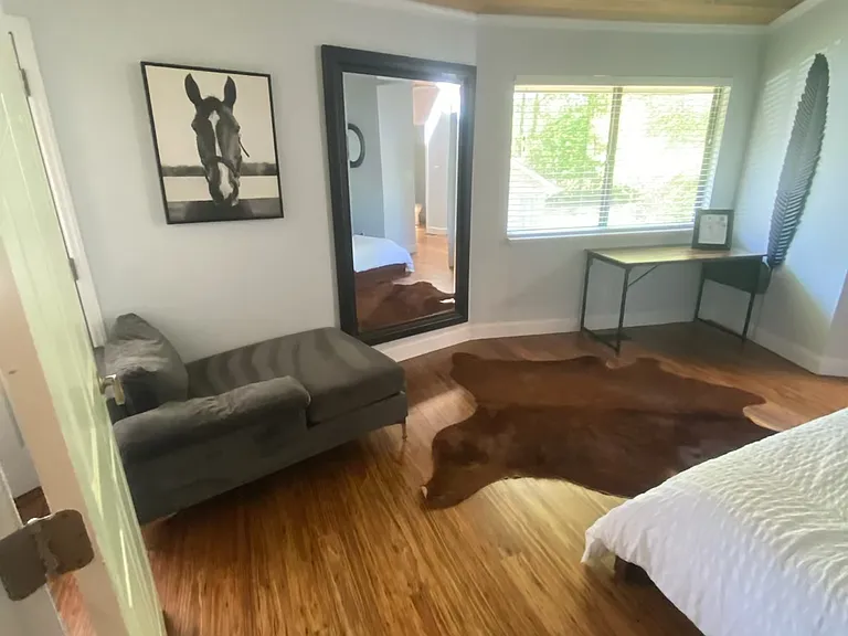 204 Castaway Trl — Photo 10