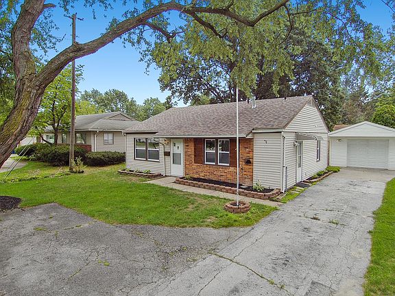 3rd image of 3059 W Laskey Rd