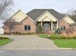 675 Bluestem Ct, Pewaukee, WI 53072