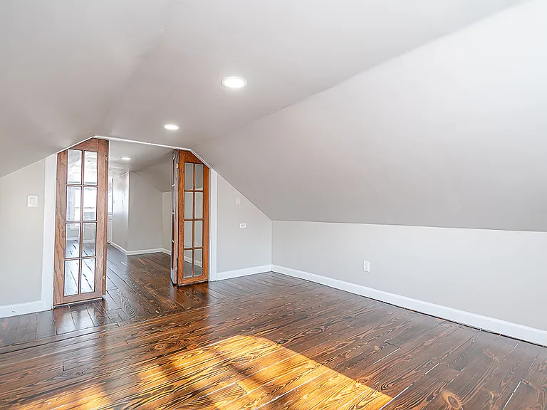 10712 Fidelity Ave #UP — Photo 29