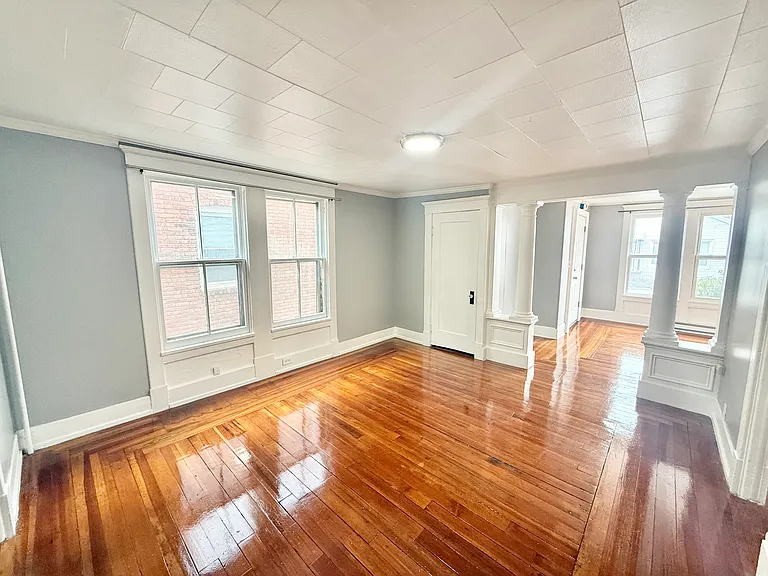 142 Paine St #1 — Photo 4