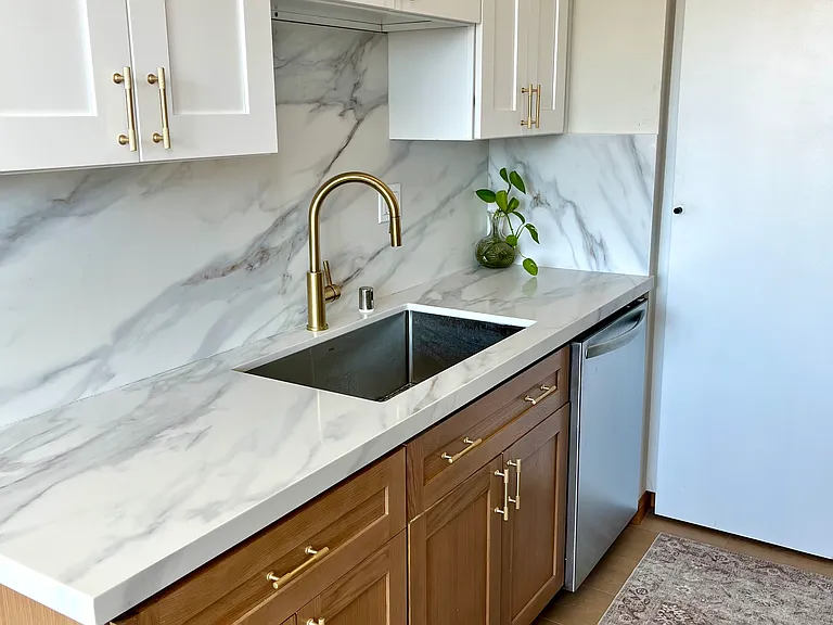 1907 Robinson Ave #403 — Photo 1