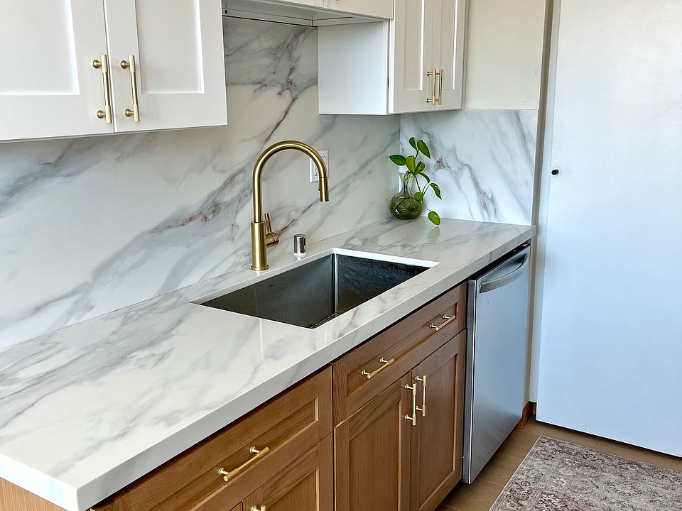 1st image of 1907 Robinson Ave Unit 403