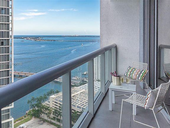 3rd image of 485 Brickell Ave APT 3211