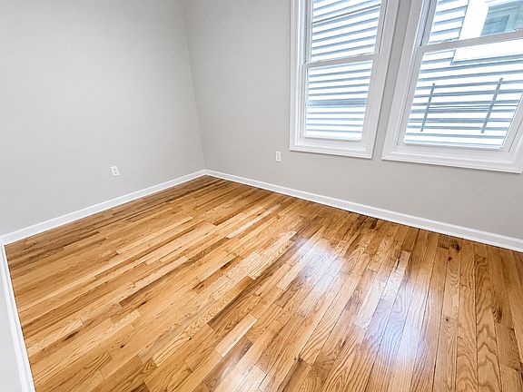 5th image of 25 Salem St Floor 2