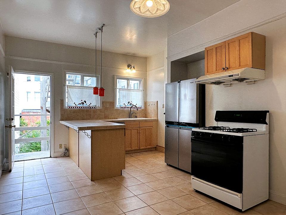1st image of 1374 11th Ave #1374