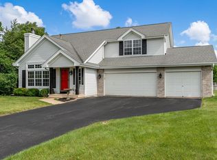 2061 Edge Rock Rd, Rockton, IL 61072