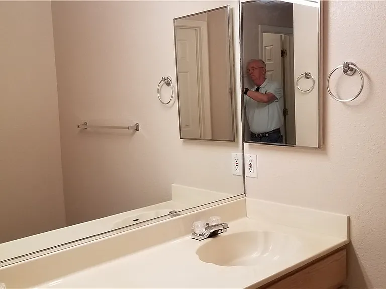 4492 S Caitlan Ave — Photo 7
