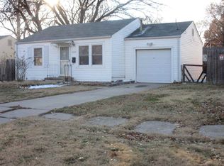 1033 S Waverly Rd, Wichita, KS 67218