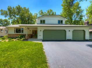 4505 Robin Cir, Robbinsdale, MN 55422